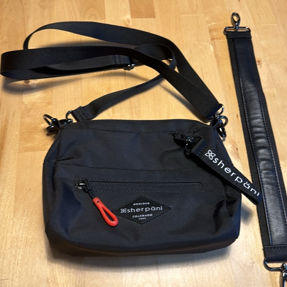 Sherpani Skye convertible shoulder/crossbody bag